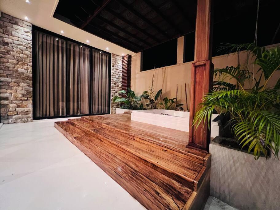 The Neylipz - Fully Air Conditioned 3 Bedroom Apartment Weligama Exterior foto