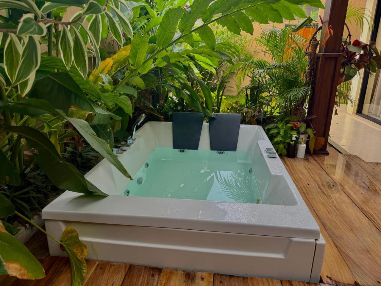 The Neylipz - Fully Air Conditioned 3 Bedroom Apartment Weligama Exterior foto